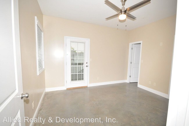 Foto del edificio - 4 br, 4.5 bath Apartment - 443 Meador Drive