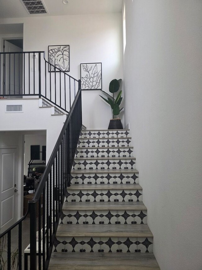 Building Photo - Newly Built 3/2.5 Home in Tesoro Viejo Community