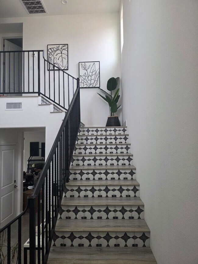 Foto del edificio - Newly Built 3/2.5 Home in Tesoro Viejo Community