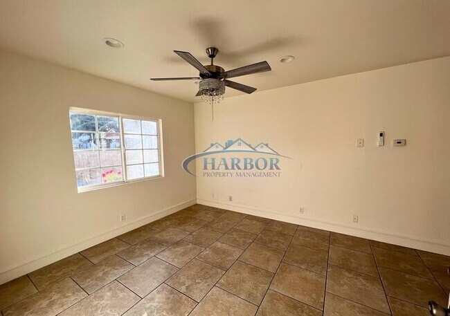 Foto del edificio - 562-566 W 11th St