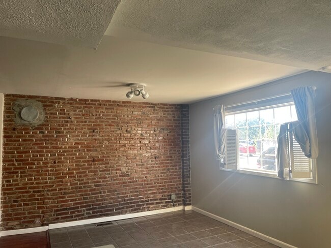 Building Photo - 6644 Gravois Ave