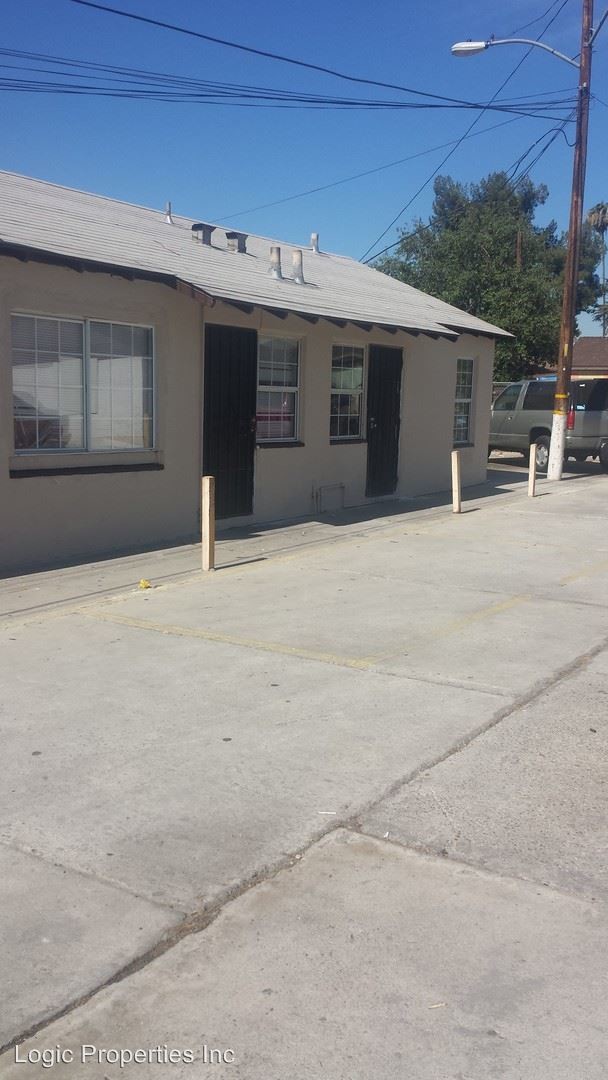 Building Photo - 834 N Davidson Ave