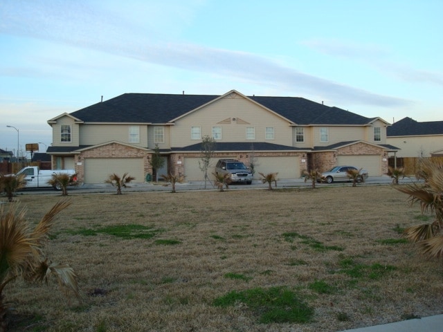  - Palm Trace Townhomes