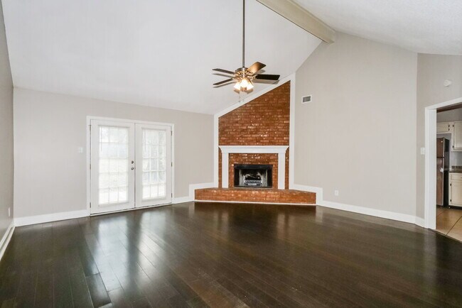 Foto del edificio - 8139 Creek Way Cove