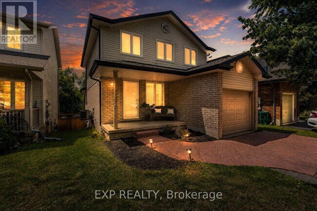 Photo du bâtiment - 63 Wood Grove Crescent