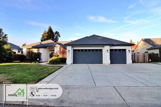 Building Photo - 2724 Western Oak Dr