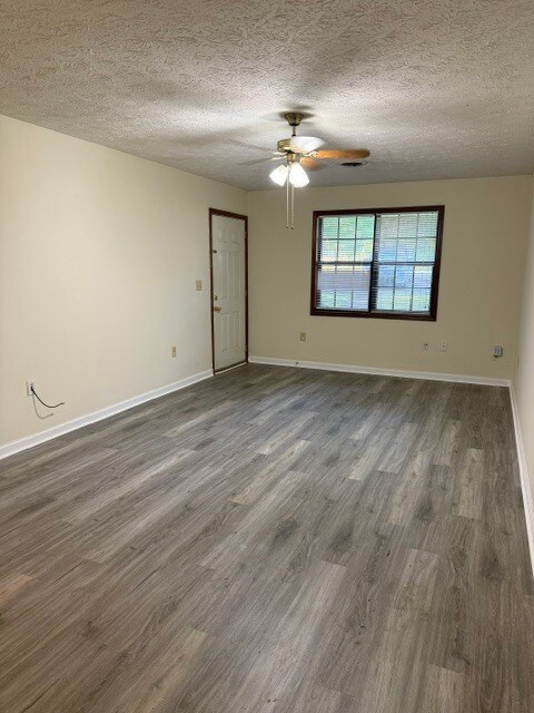 Foto del edificio - 109 Jay Ln