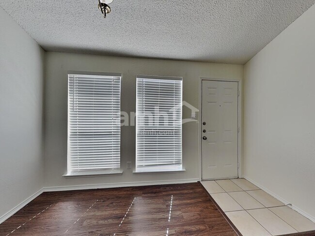 Foto del edificio - 10236 Westward Dr