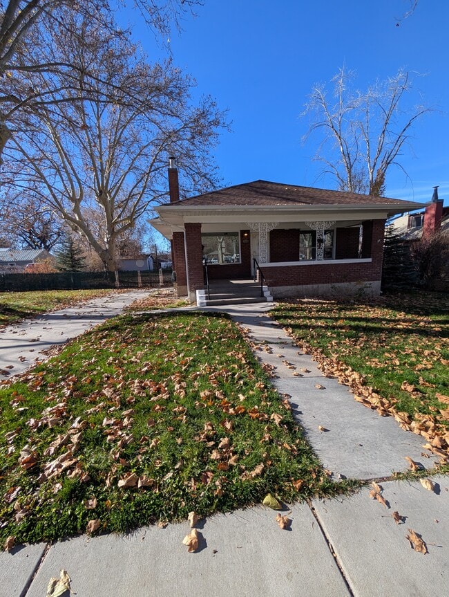 Foto del edificio - 225 N Main St