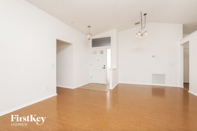 Building Photo - 2673 Debany Rd