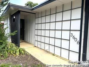 Building Photo - 3606 Versailles Dr