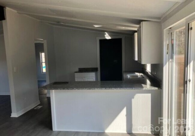 Foto del edificio - 141 Little Country Ln