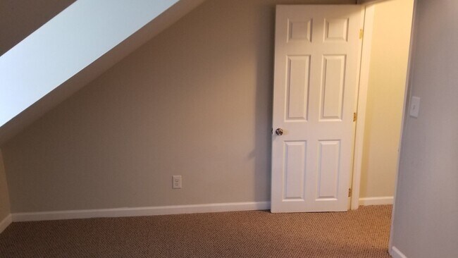 Building Photo - 2128 Orthodox St