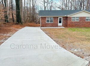 Building Photo - 146 Pisgah Dr