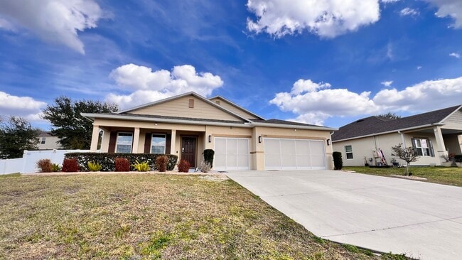 Building Photo - Immaculate 4 BR / 3 BA - With an OFFICE!