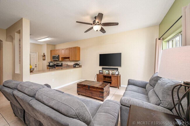 Foto del edificio - 5048 SW 136th Ave
