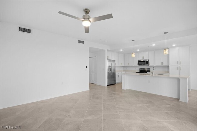 Foto del edificio - 15345 Grn Acrs Ave