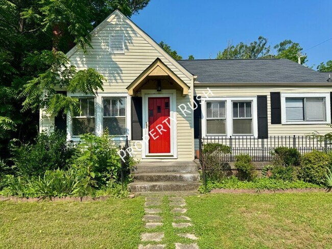 Building Photo - 4502 S Choctaw Dr