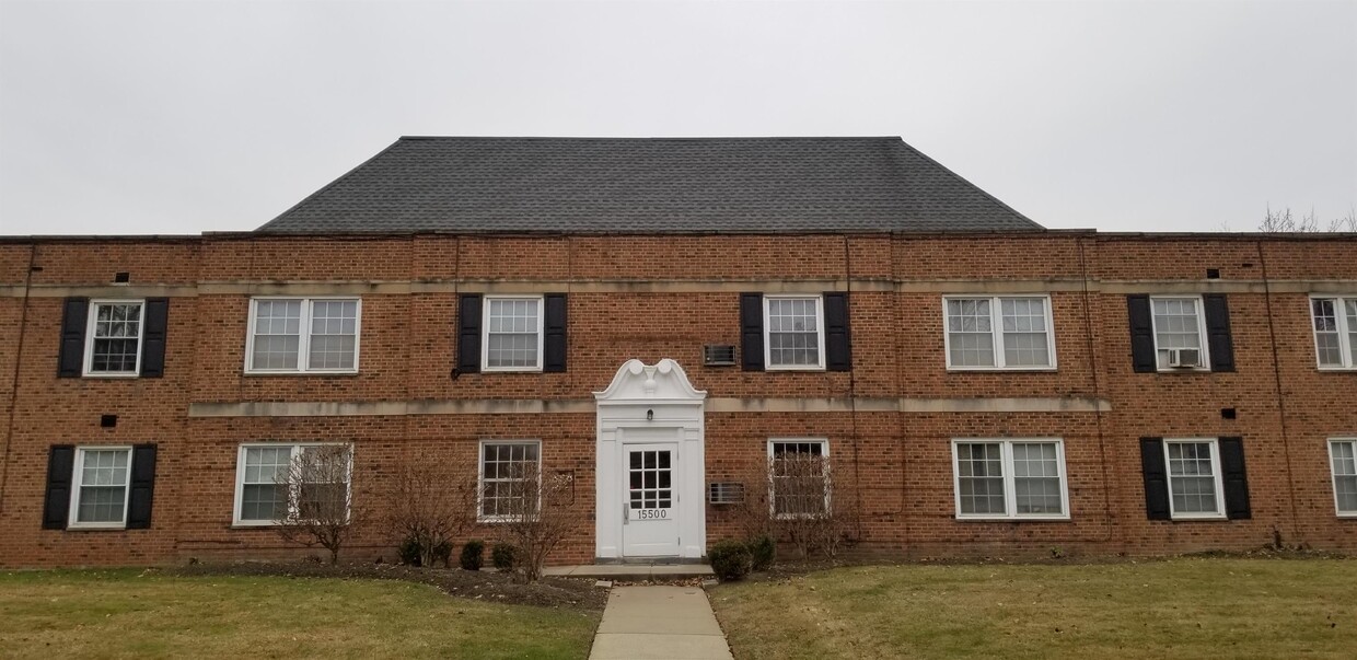 Primary Photo - 15500 Van Aken Blvd