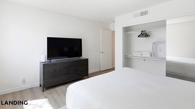Foto del edificio - 1455 E Katie Ave