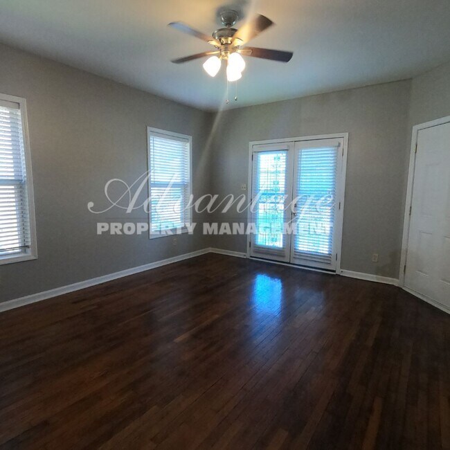 Building Photo - Midtown Newly Renovated Apartment - Move I...