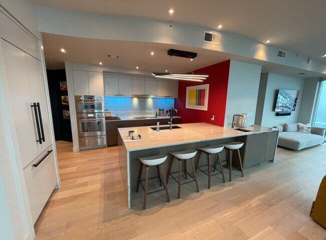 Kitchen Area - 400 W Peachtree St NW