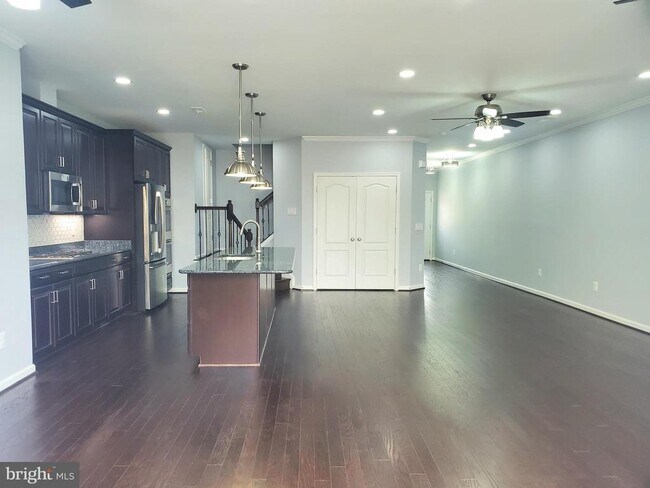 Foto del edificio - 23605 Rose Leigh Terrace
