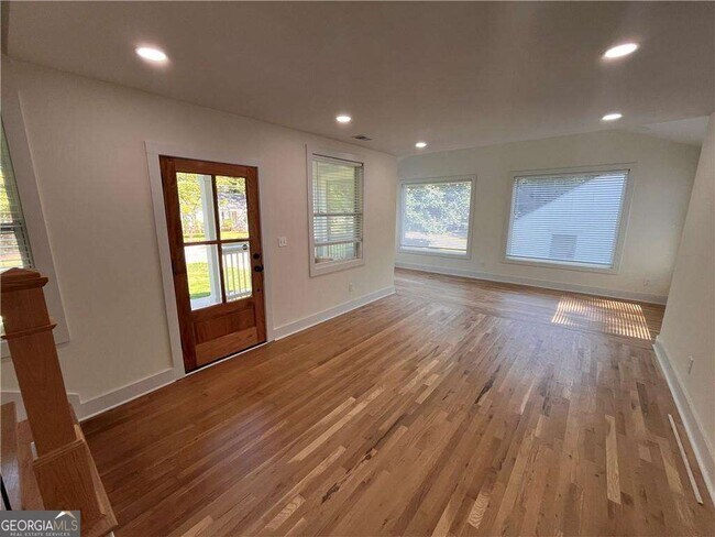 Building Photo - 1511 Belmont Ave SW