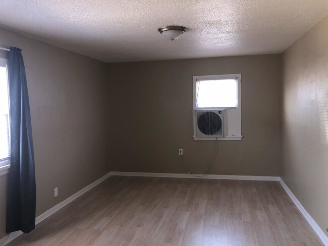 Building Photo - 1041 Ute Ave