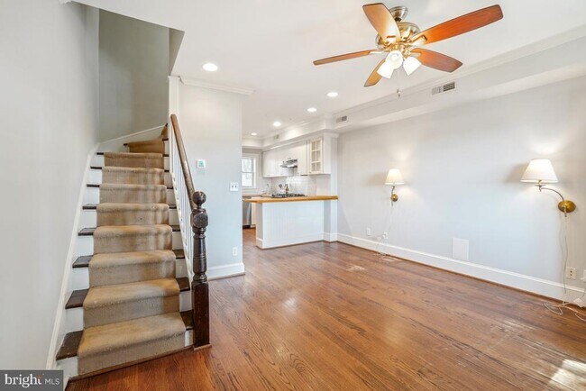 Foto del edificio - 1342 L St SE