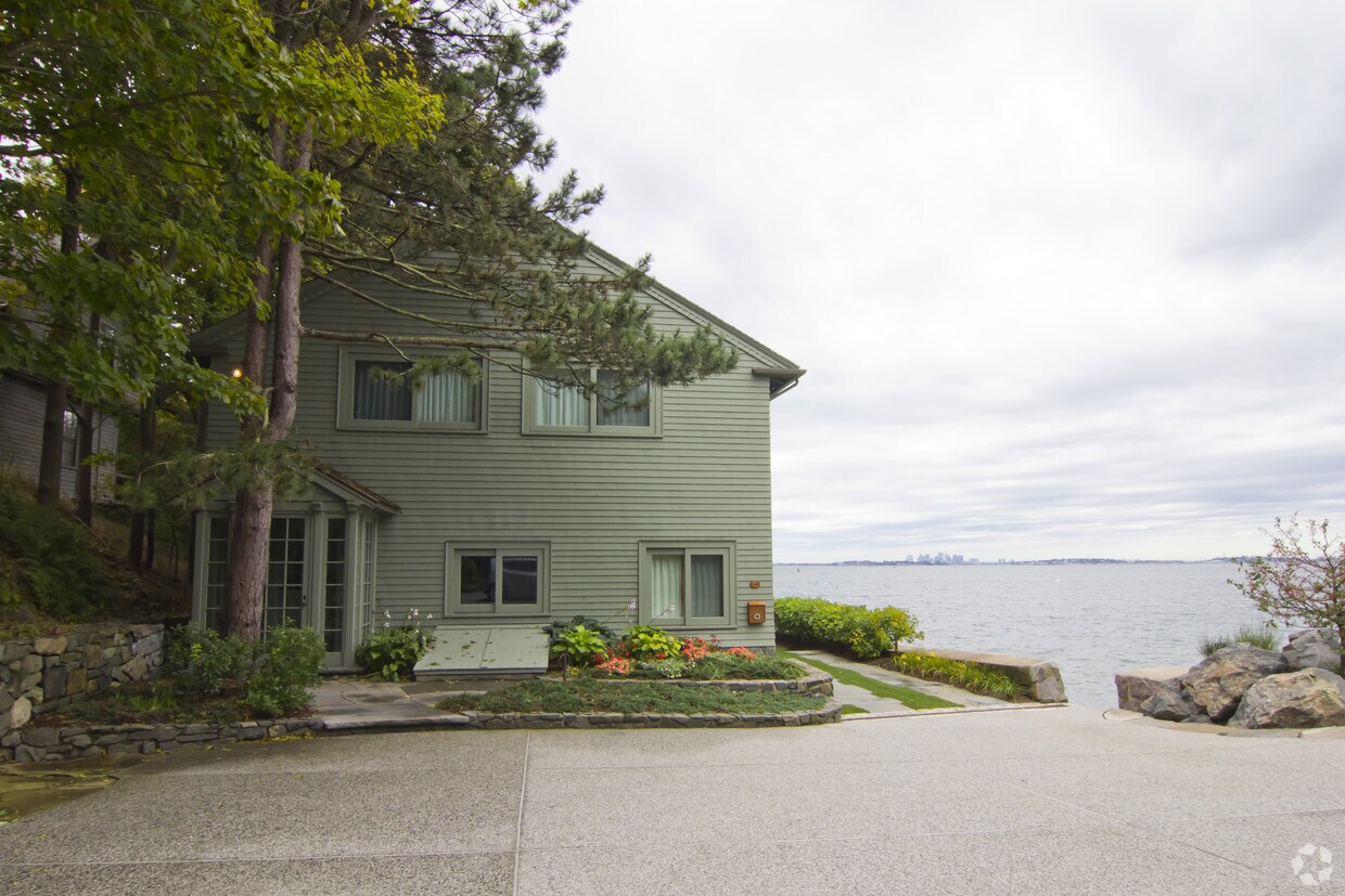 35 Vernon St, Nahant, MA 01908 Apartments in Nahant, MA