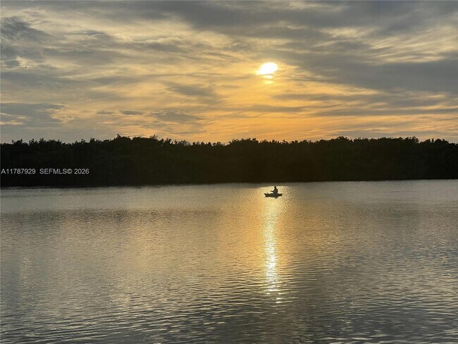 Building Photo - 5047 N Hwy A1A