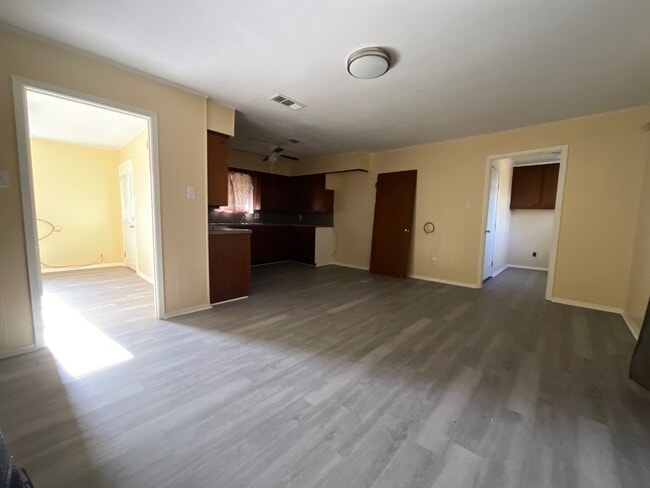 Building Photo - 1361 Shady Ln