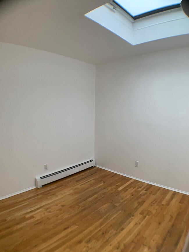 Building Photo - 16 Seigel Ct