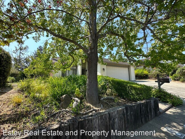 Building Photo - 4 br, 3 bath House - 531 Gordon Court