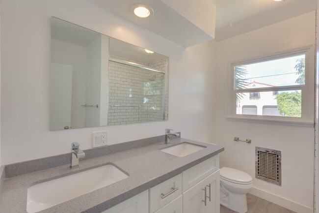 Building Photo - Culver Bungalows