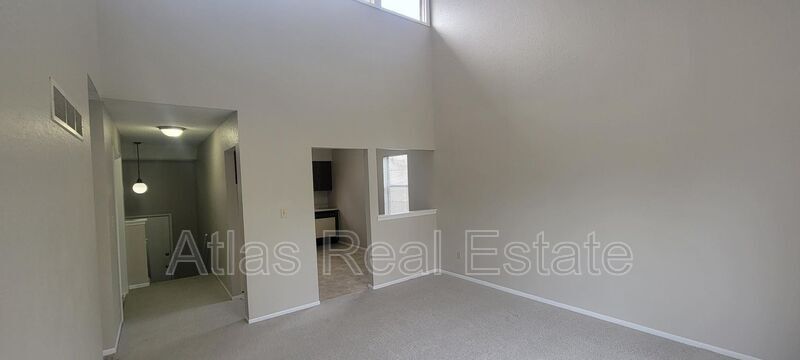 Primary Photo - 17204-17206 E 48th Terrace S