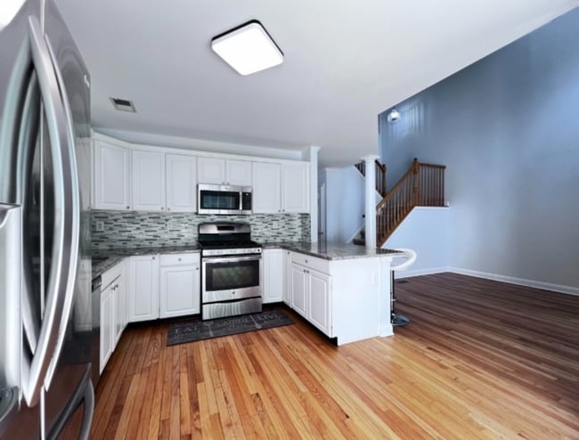 Foto del edificio - 128 Constitution Way