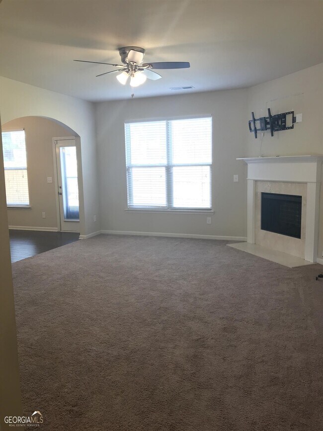 Foto del edificio - 276 Stillwood Dr