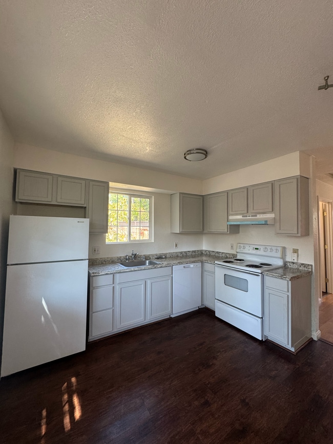 Building Photo - 2600 Andrade Way