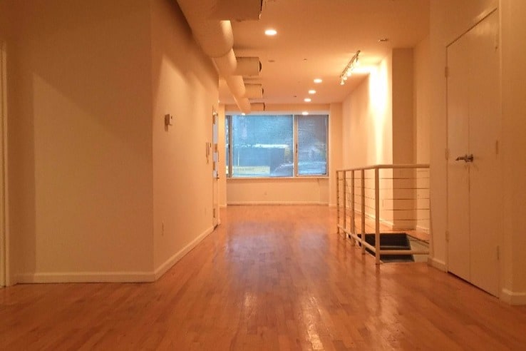 Primary Photo - 520 W 50th St