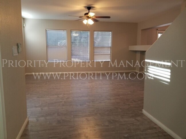 Foto del edificio - ~~BEAUTIFUL ALIANTE HOME!  3 Bed ~ 1600+ S...