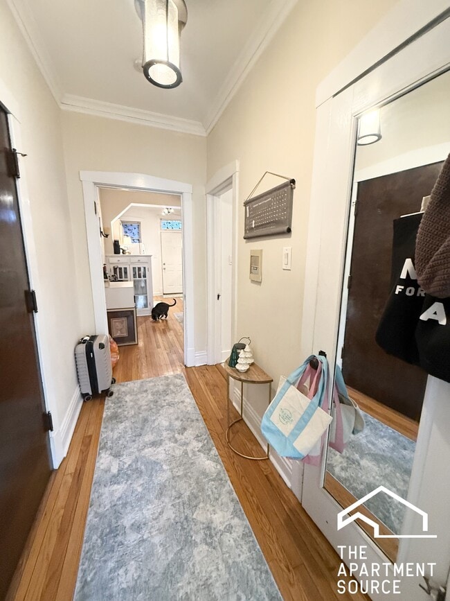 Foto del edificio - 822 W Wrightwood Ave