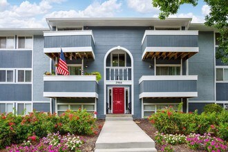 University Villa Apartments Photo