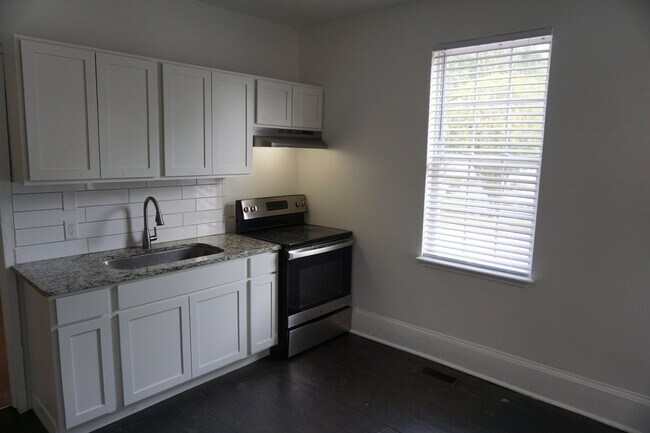 Foto del edificio - 2BR/1BA Apartment in Downtown Wilmington - Near Brooklyn Arts District - $1,200/Monthly - Pet Fri...