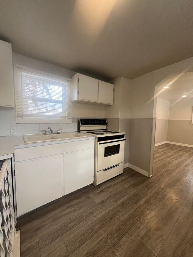 Foto del edificio - 1236-1236 E Lewis St