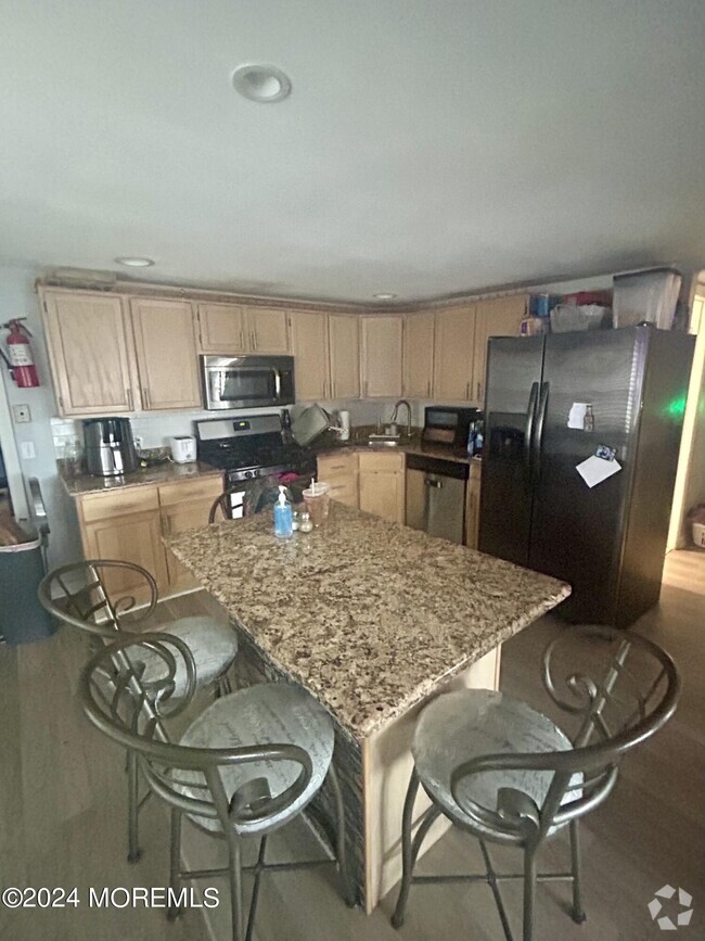 Silver Bay Manor Apartments For Rent With Hardwood Floors - Toms River 