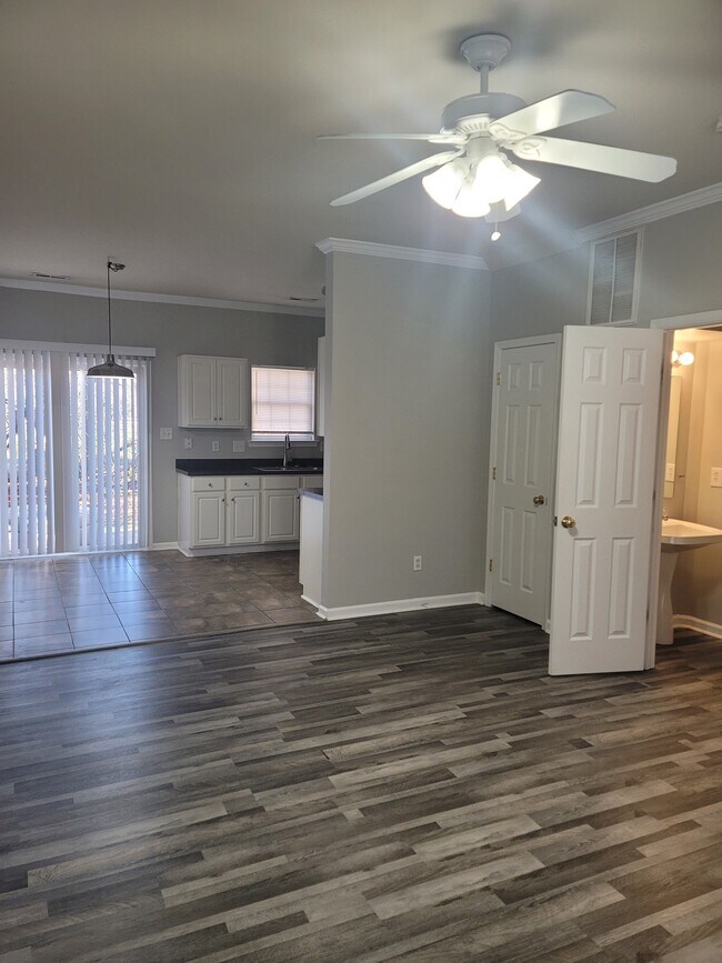 Foto del edificio - 126 Reid Ln