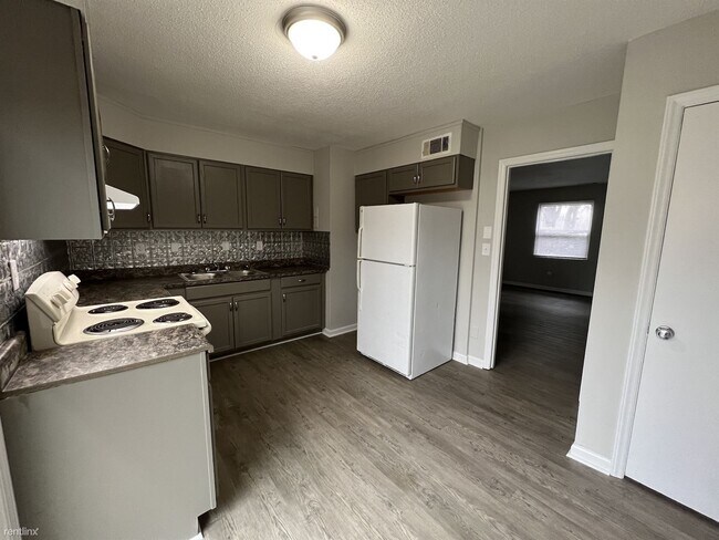 Building Photo - 2 br, 1.5 bath House - 1843 Merritt Dr Apt...