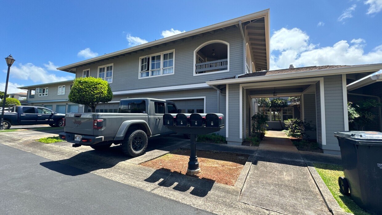 Primary Photo - Large Townhome Mililani Mauka Hampton Cour...